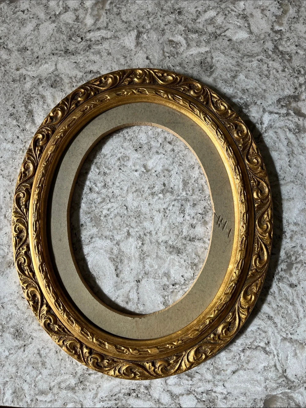Vintage 1970s Ornate Gold painted Oval Wooden Picture Frame 8x10